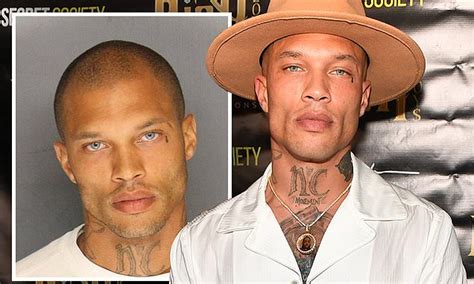 hot prisoner|'Hot felon' Jeremy Meeks is releasing memoir this .